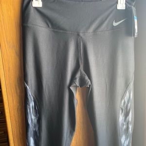 Tight fit Nike leggings with tags